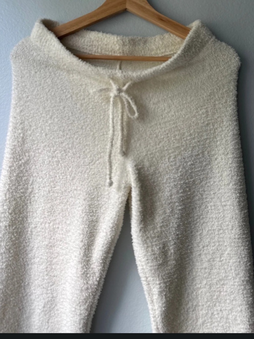 Uniqlo Cream Sherpa Lounge Pants
